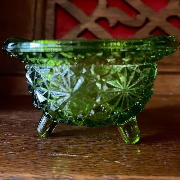 Vintage Smith Glass Daisy and Button Green Footed Ashtray Incense Trinket Bowl - Picture 3 of 15